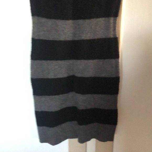 Turtle neck Sweater dress - Picture 3 of 4
